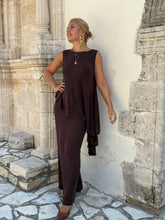 Load image into Gallery viewer, 2 TOP / asymetrical , chocolate brown linen jersey