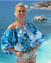 Load image into Gallery viewer, DREAM BLOUSE/ light blue xl flowers