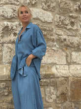 Load image into Gallery viewer, OVERSIZED SHIRT/ soft tencel denim