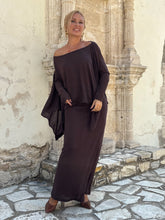 Load image into Gallery viewer, 4 SLIM MAXI SKIRT/ chocolate brown linen jersey