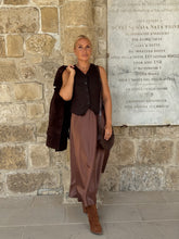 Load image into Gallery viewer, UPTOWN SKIRT 7/8 / milk chocolate brown satin