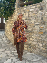 Load image into Gallery viewer, TWIGGY SHORT DRESS / 60’s style print jeans PRE ORDER