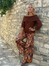 Load image into Gallery viewer, FLARED JEANS / 60’s style print jeans