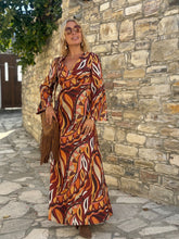 Load image into Gallery viewer, DIVA MAXI DRESS/ 60’s style print jeans