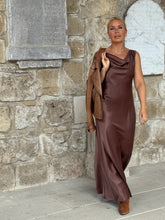Load image into Gallery viewer, WAVE SLIP DRESS/ Milk chocolate brown satin