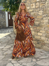 Load image into Gallery viewer, DIVA MAXI DRESS/ 60’s style print jeans