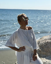 Load image into Gallery viewer, TSHIRT WITH KIMONO SLEEVES/ cream white organic cotton