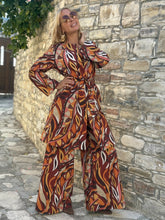 Load image into Gallery viewer, FLARED JEANS / 60’s style print jeans