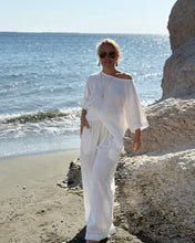 Load image into Gallery viewer, TSHIRT WITH KIMONO SLEEVES/ cream white organic cotton