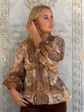 Load image into Gallery viewer, HIPPIE BLOUSE/ cafe latte paisley