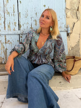 Load image into Gallery viewer, HIPPIE BLOUSE/ blue and chocolate brown paisley