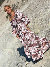 Load image into Gallery viewer, YASMINE MAXI DRESS/ beige floral print