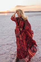 Load image into Gallery viewer, MUSE SHORT KIMONO /PONCHO / brick red oriental print