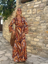 Load image into Gallery viewer, DIVA MAXI DRESS/ 60’s style print jeans