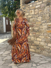 Load image into Gallery viewer, DIVA MAXI DRESS/ 60’s style print jeans