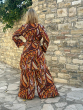 Load image into Gallery viewer, FLARED JEANS / 60’s style print jeans