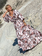 Load image into Gallery viewer, YASMINE MAXI DRESS/ beige floral print