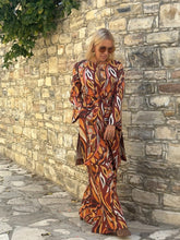 Load image into Gallery viewer, FLARED JEANS / 60’s style print jeans