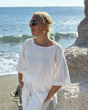 Load image into Gallery viewer, TSHIRT WITH KIMONO SLEEVES/ cream white organic cotton