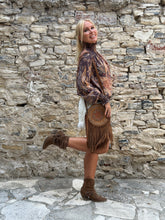 Load image into Gallery viewer, VICKY BLOUSE/ caramel brown paisley