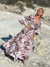 Load image into Gallery viewer, YASMINE MAXI DRESS/ beige floral print