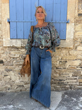 Load image into Gallery viewer, DREAM BLOUSE / brown and blue paisley
