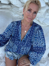 Load image into Gallery viewer, NOMAD BLOUSE / navy blue floral print
