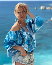 Load image into Gallery viewer, DREAM BLOUSE/ light blue xl flowers